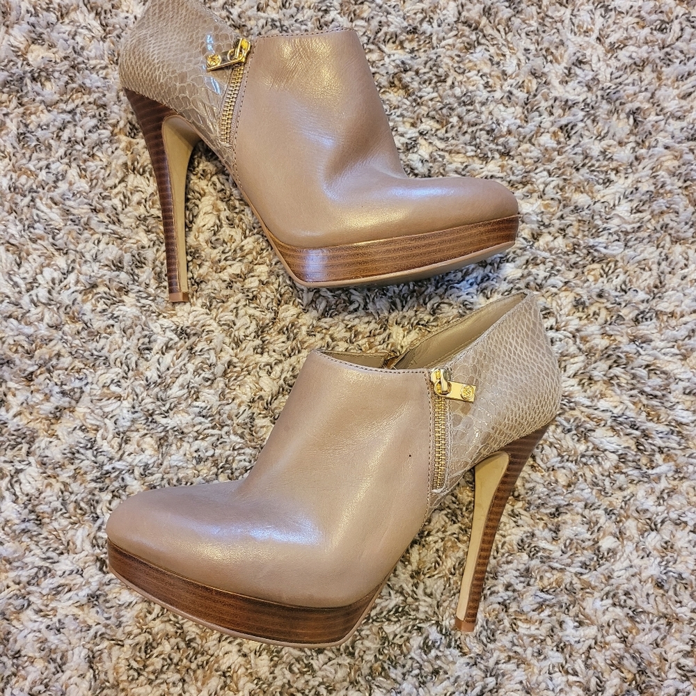 Micheal kors tan snakeskin stilettos